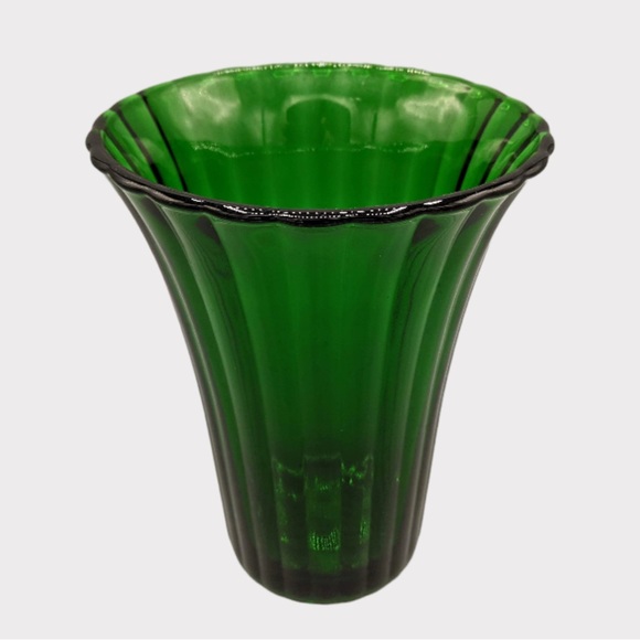 Vintage NAPCO Emerald Green Fluted Vase - Picture 2 of 8